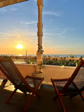 The Swan Apartment Sea Views Sleeps 4